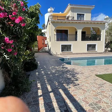 Marinea 2 Vakantiehuis Paphos