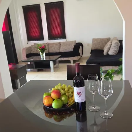 Vakantiehuis Marinea 2 *